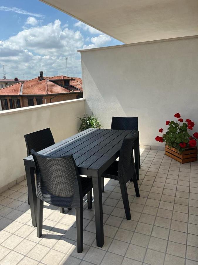 Hogar Mami Lägenhet Rimini Exteriör bild