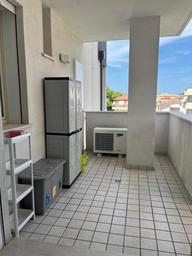 Hogar Mami Lägenhet Rimini Exteriör bild